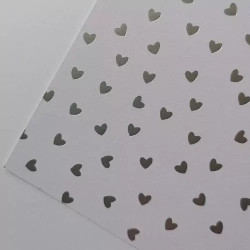 Litera duża warstwowa w odcieniach białego